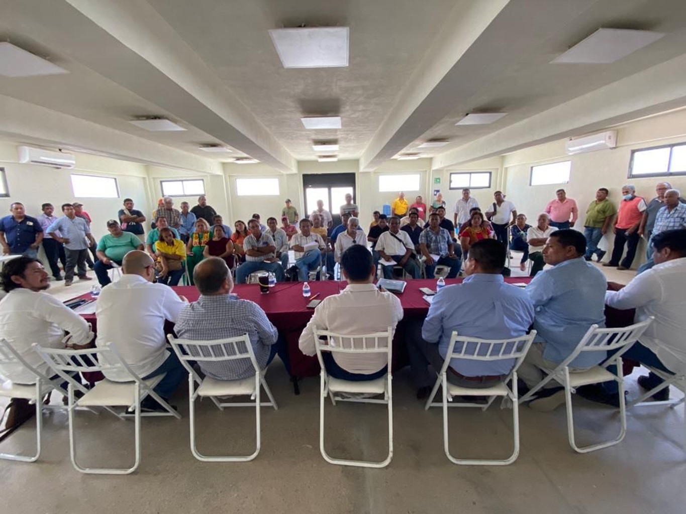 Atiende Sego a transportistas del servicio de taxi en el Istmo