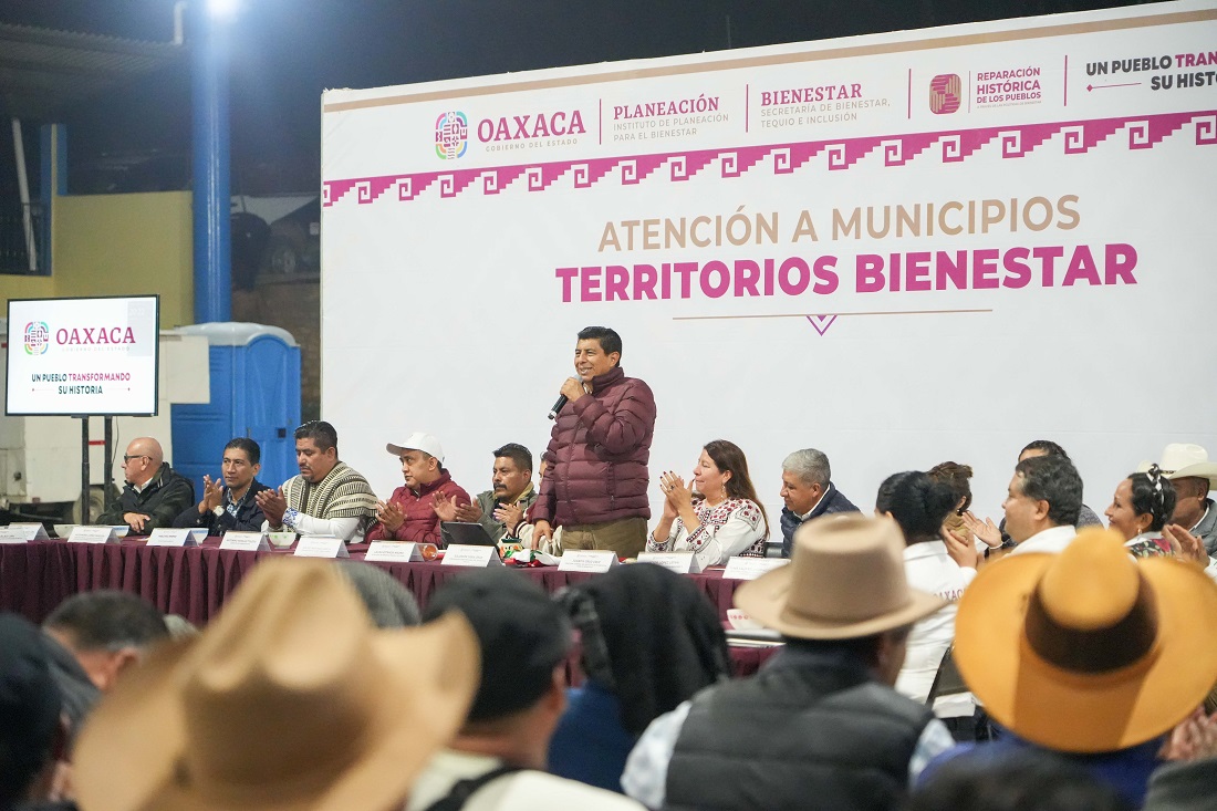 Gobierno de Oaxaca trabaja de la mano con los pueblos para impulsar el desarrollo social
