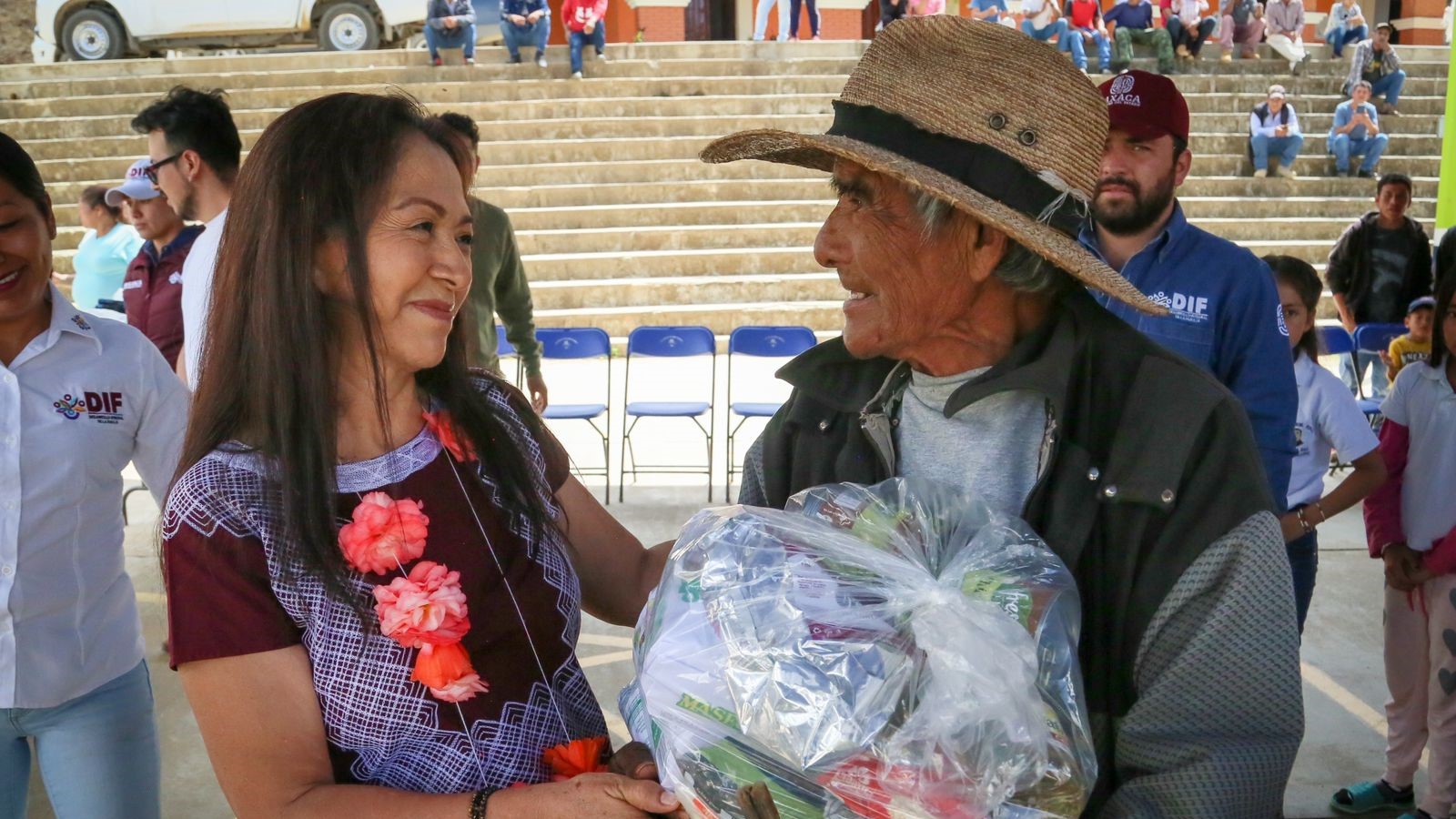 Llegan dotaciones alimentarias del DIF Oaxaca a más municipios de la Sierra Sur