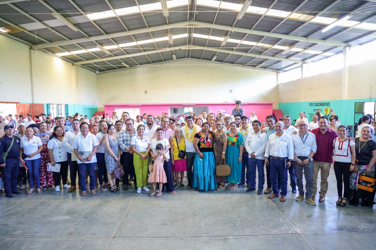 Traza Gobierno de Oaxaca nueva historia en Santo Domingo Chihuitán con inversiones en salud, educación y seguridad