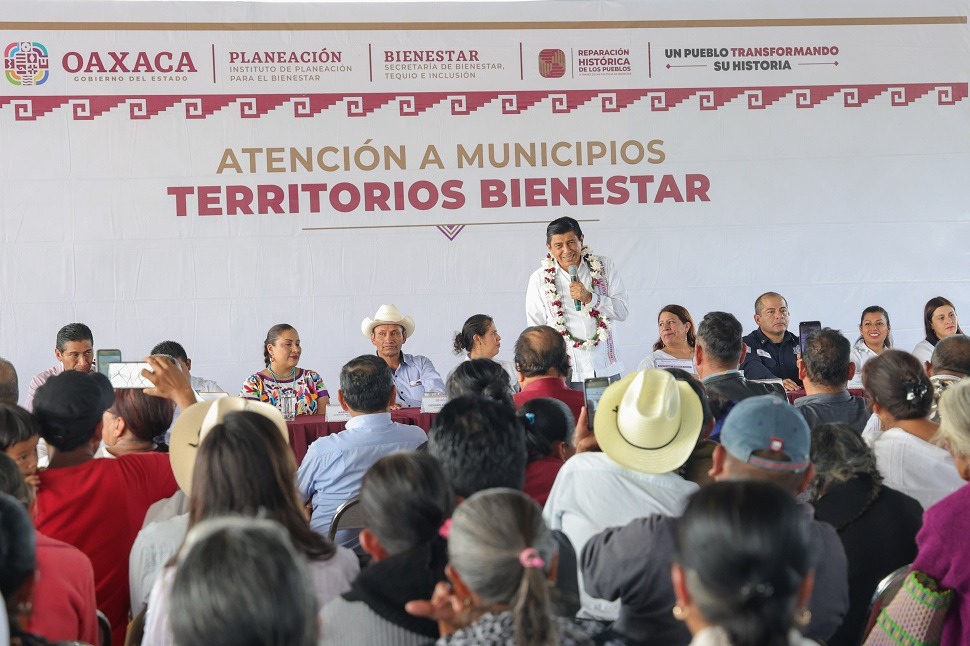 Ofrece Salomón Jara en Huautla de Jiménez reparar daños de anteriores administraciones