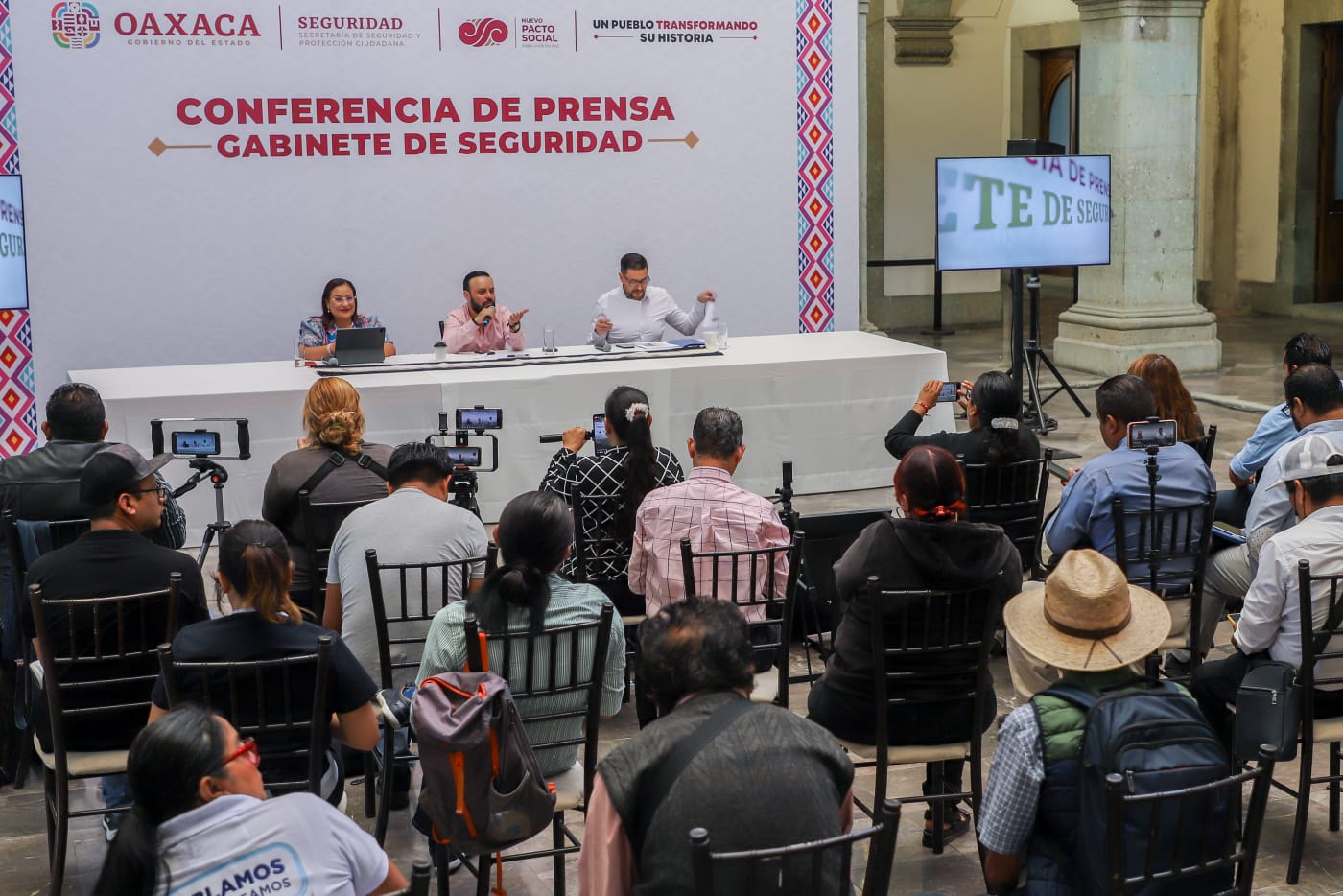 Acciones interinstitucionales para regularizar asentamientos urbanos y rurales en Huatulco