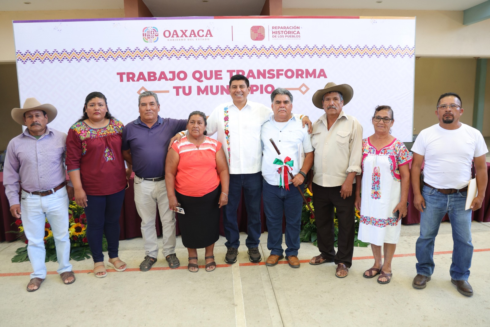 De la mano del pueblo, Gobierno del Estado transformará la realidad de San Baltazar Chichicapam y Yaxe