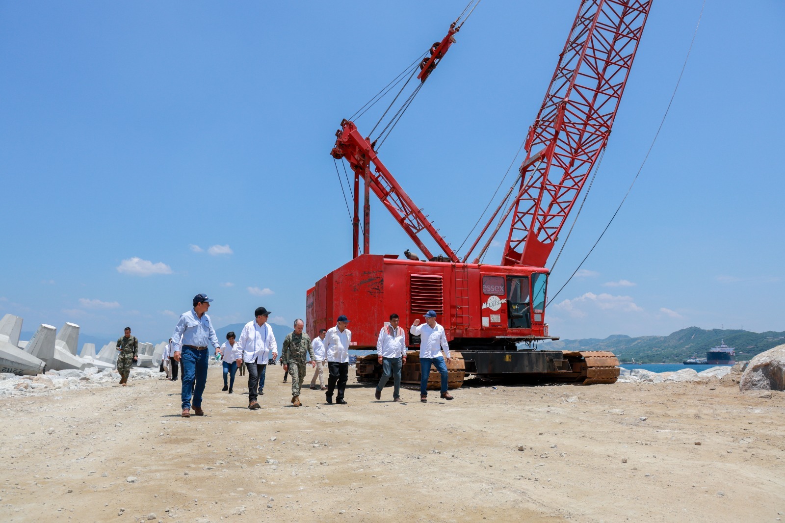 Supervisan Gobierno de Oaxaca y de la República avances de modernización y rehabilitación en Puerto de Salina Cruz