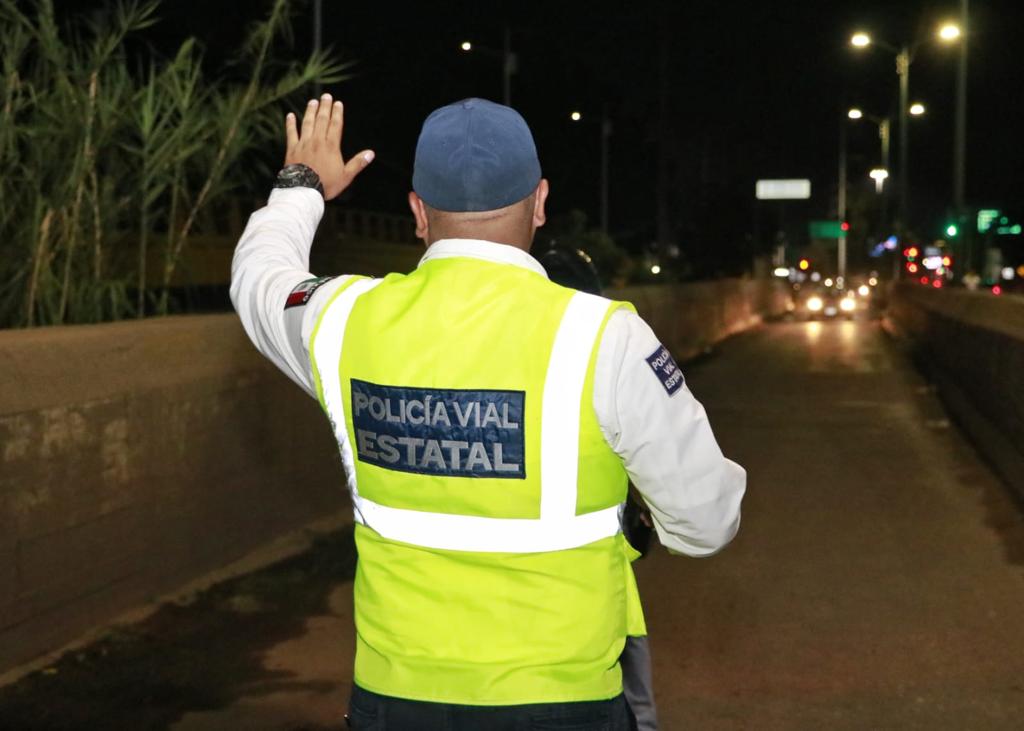 En Operativo Alcoholímetro aseguran tres vehículos robados y detienen a persona armada