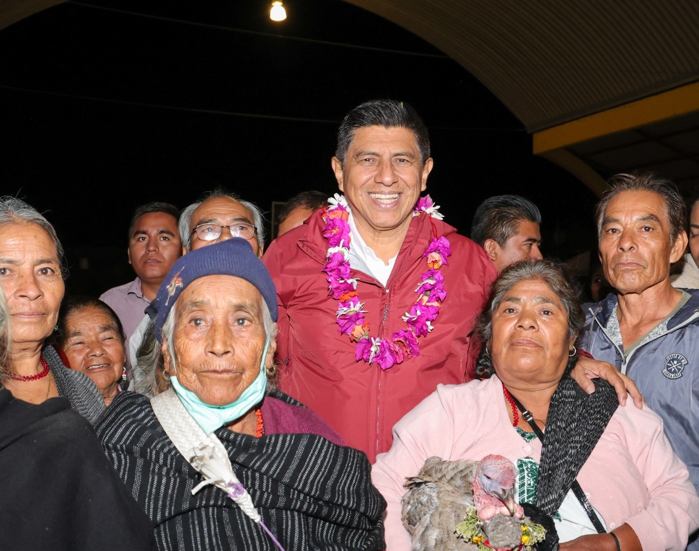Refrenda Salomón Jara apoyo a las mujeres jefas de familia de Santa Catarina Ticuá