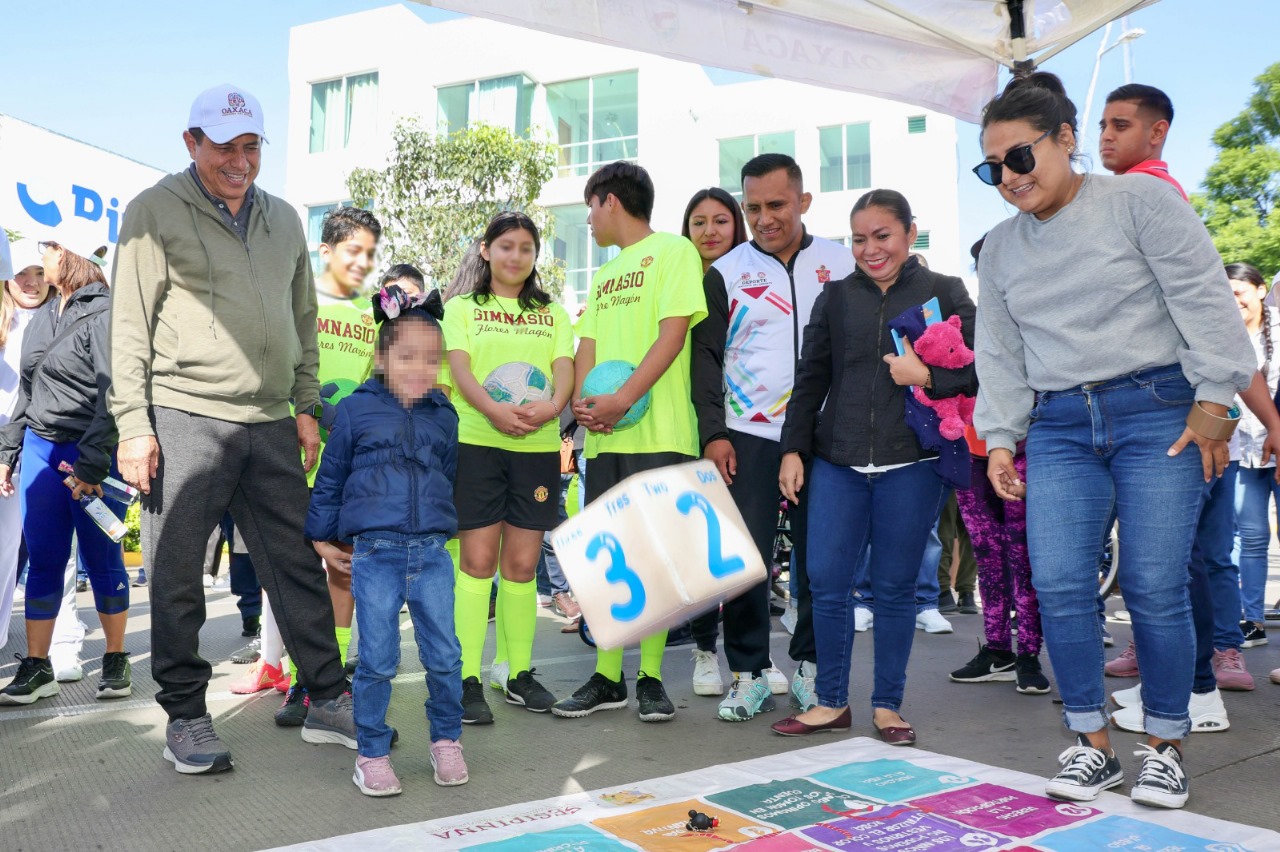 Niñez, juventudes y ciudadanía recuperan las calles de Oaxaca
