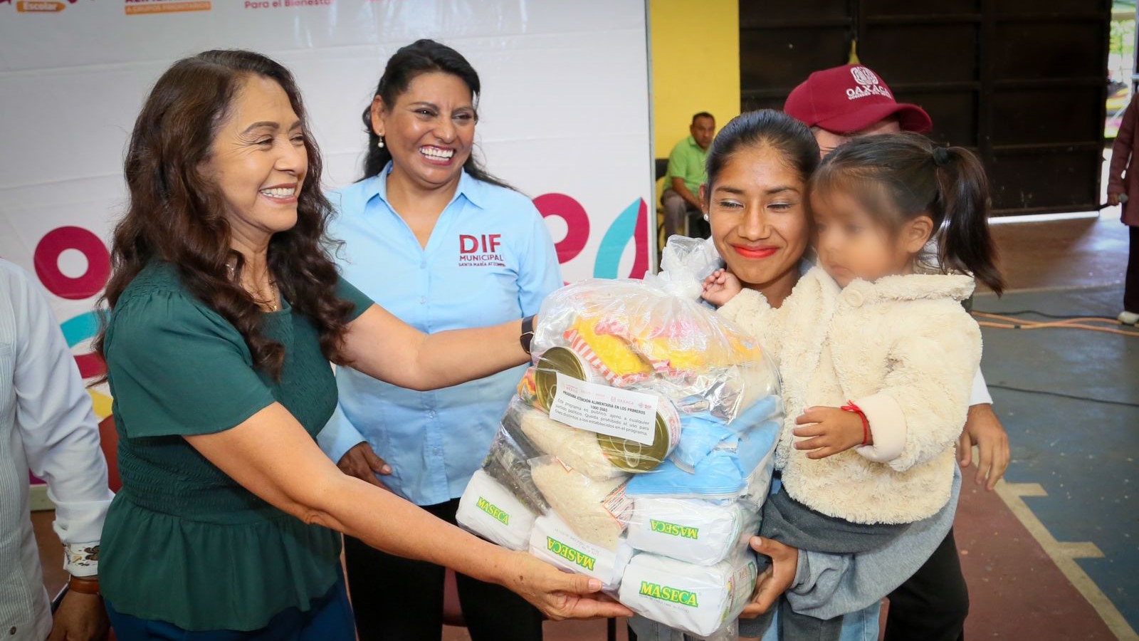 Fortalece DIF Oaxaca alimentación de mujeres embarazadas y niñez en periodo de lactancia de Santa María Atzompa