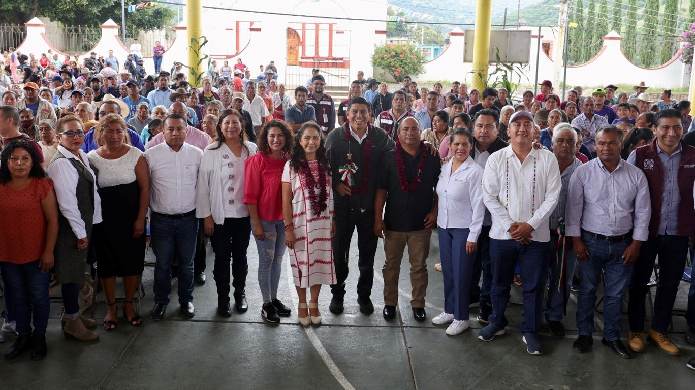 Otorga Gobierno Estatal atención histórica en infraestructura y asistencia social en San Bernardo Mixtepec