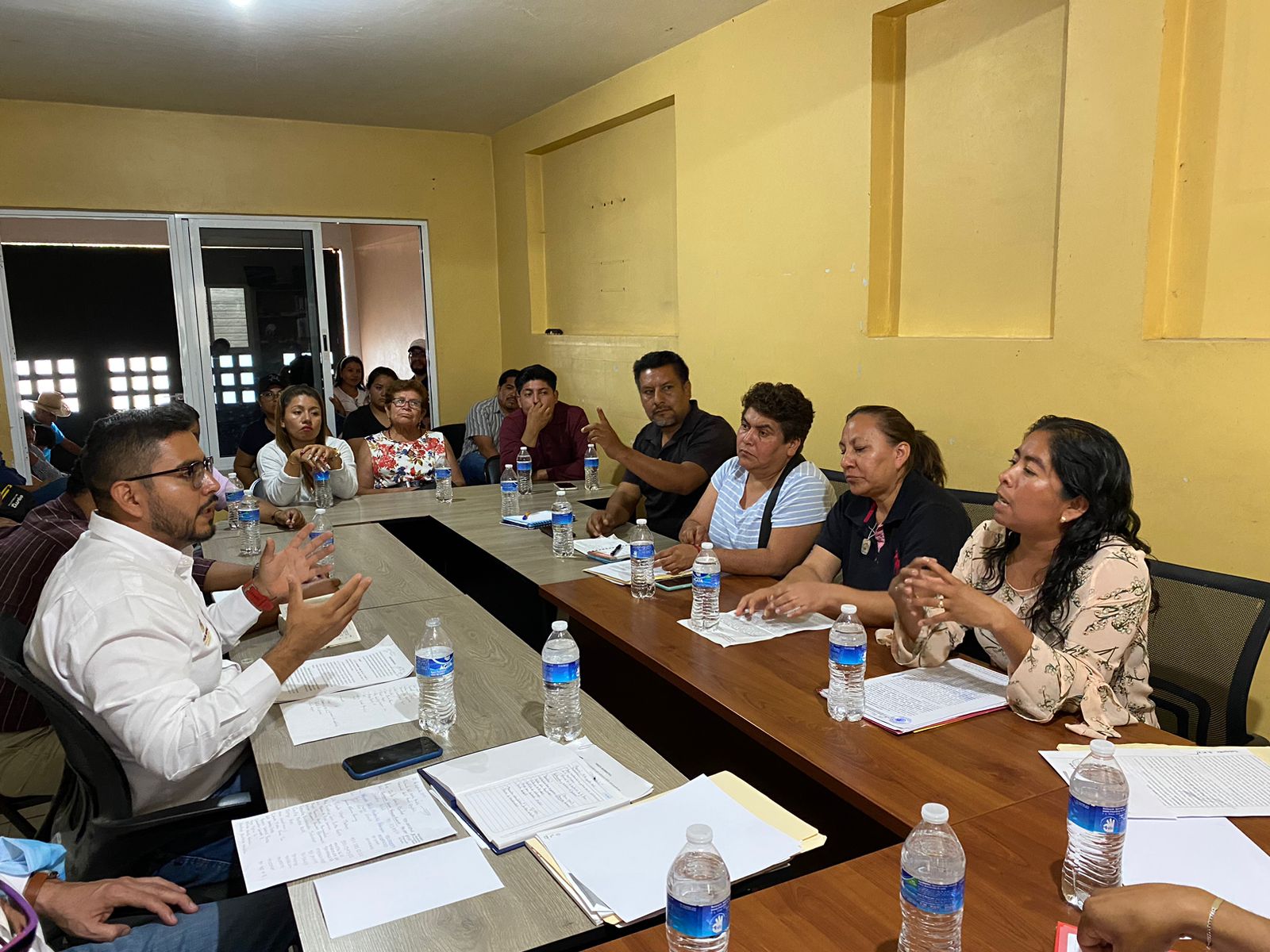 Atienden IFREO y Sego peticiones de gestores en Miahuatlán