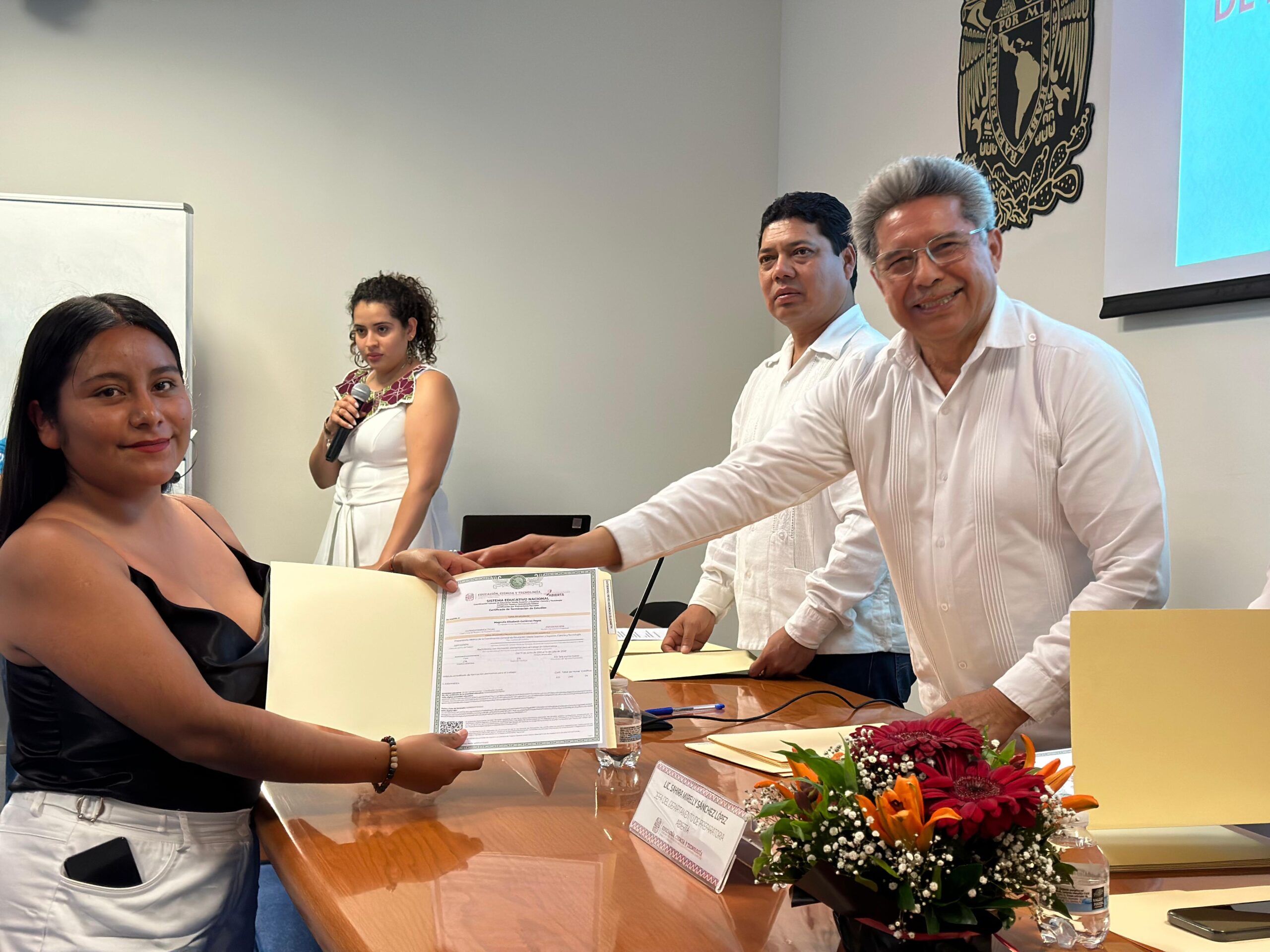 Entrega CGEMSySCyT  45 certificados de preparatoria abierta