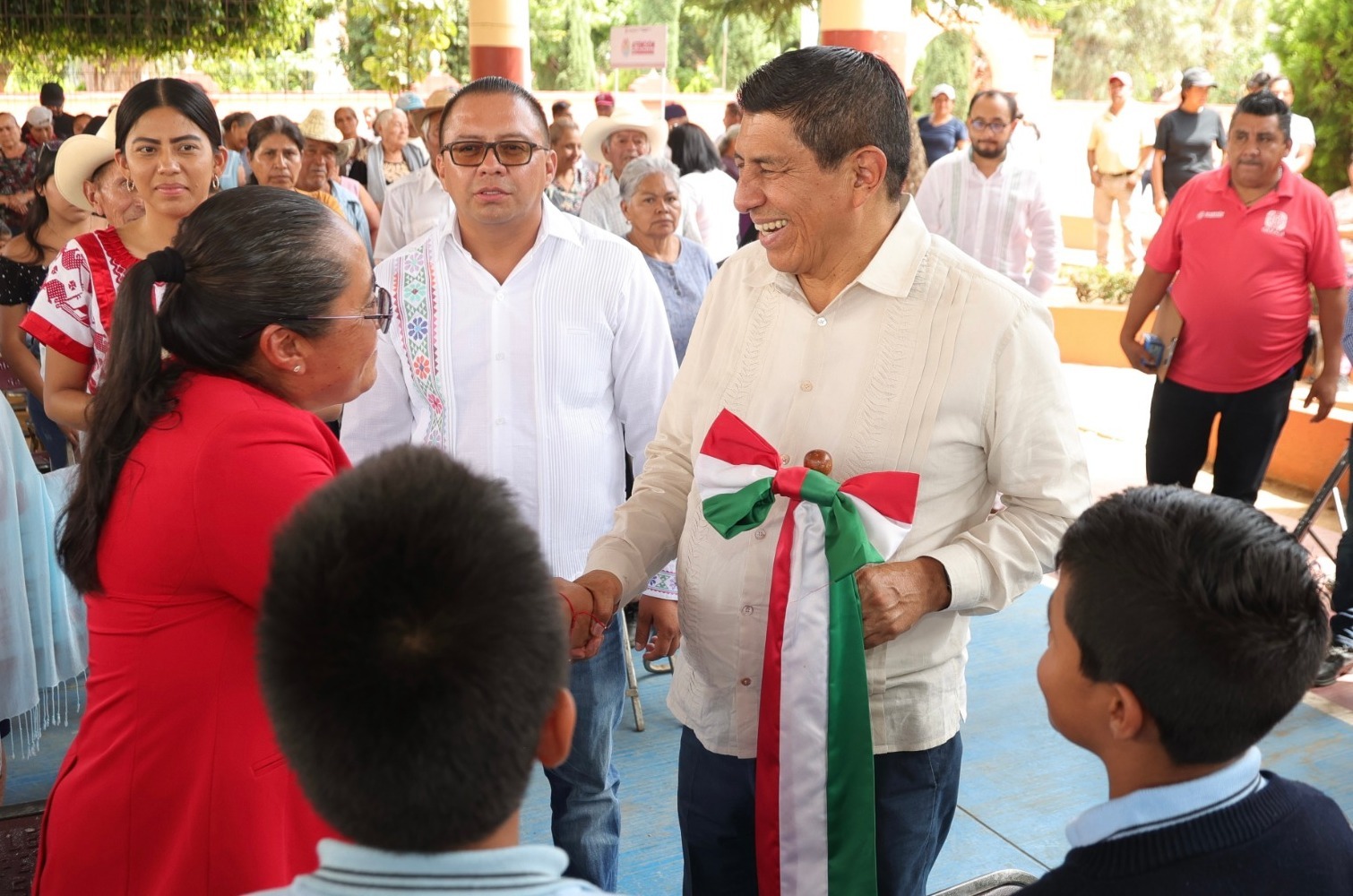 Con acciones, demuestra Gobierno del Estado estar al servicio del pueblo en Santa Ana Tlapacoyan