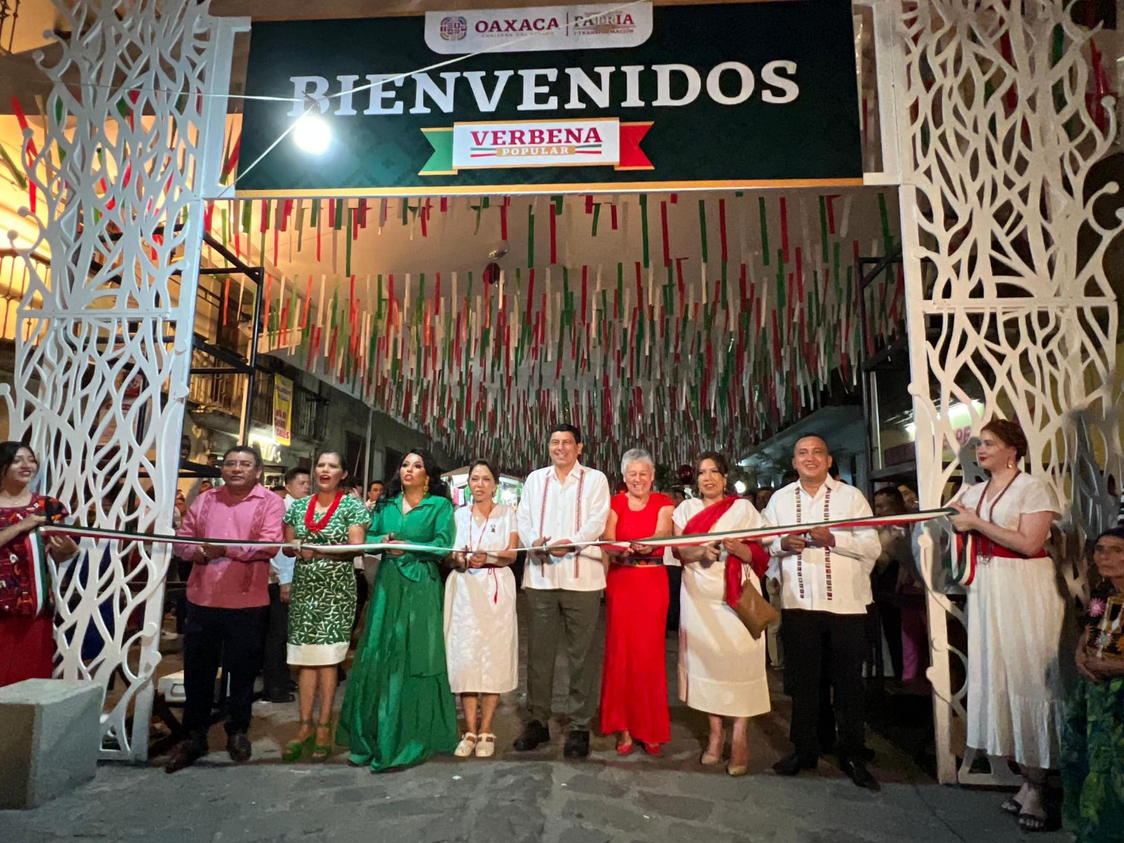 Con gran verbena popular, festeja Oaxaca a lo grande las fiestas patrias 2023