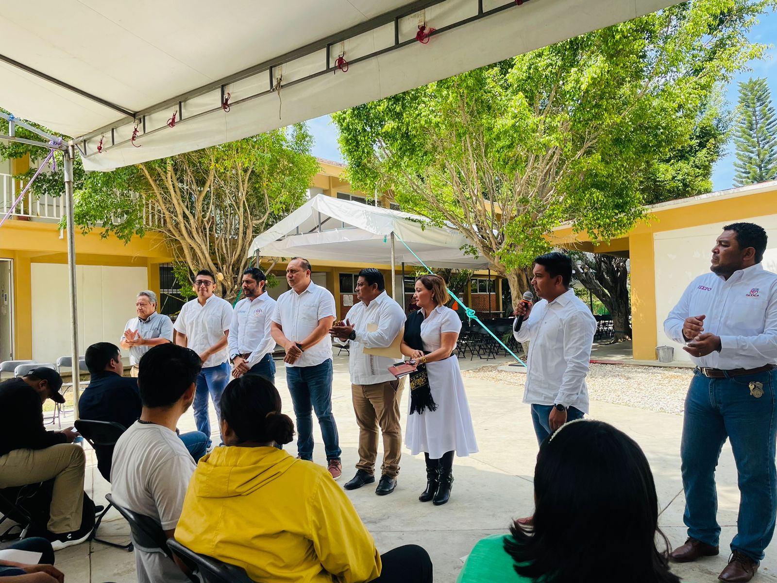 Inicia IEEPO pago de salarios a mil 639 nuevos maestros adscritos a la plantilla laboral