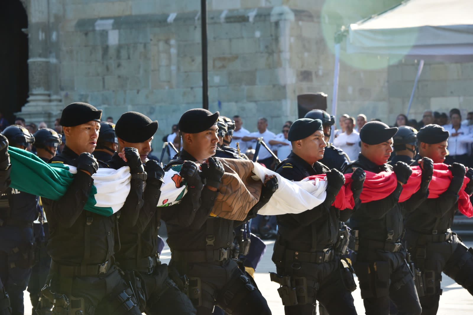 Honra SSPC Símbolos Patrios; encabeza el izamiento de la Bandera Nacional