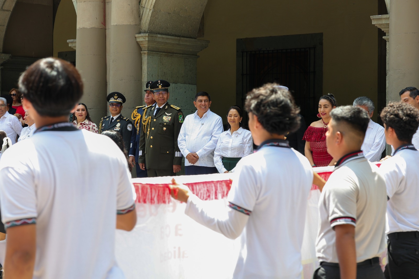 Vive el pueblo de Oaxaca con orgullo y patriotismo el desfile del 16 de septiembre
