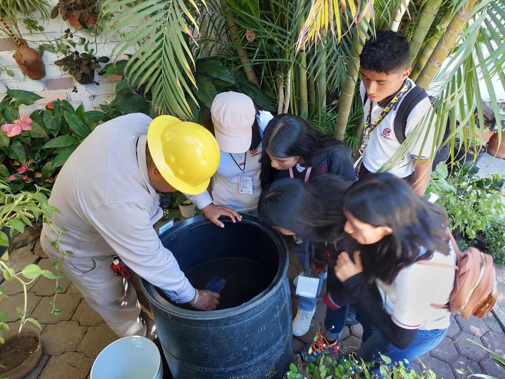 Realiza SSO operativo con estudiantes de Cobao para combatir el dengue