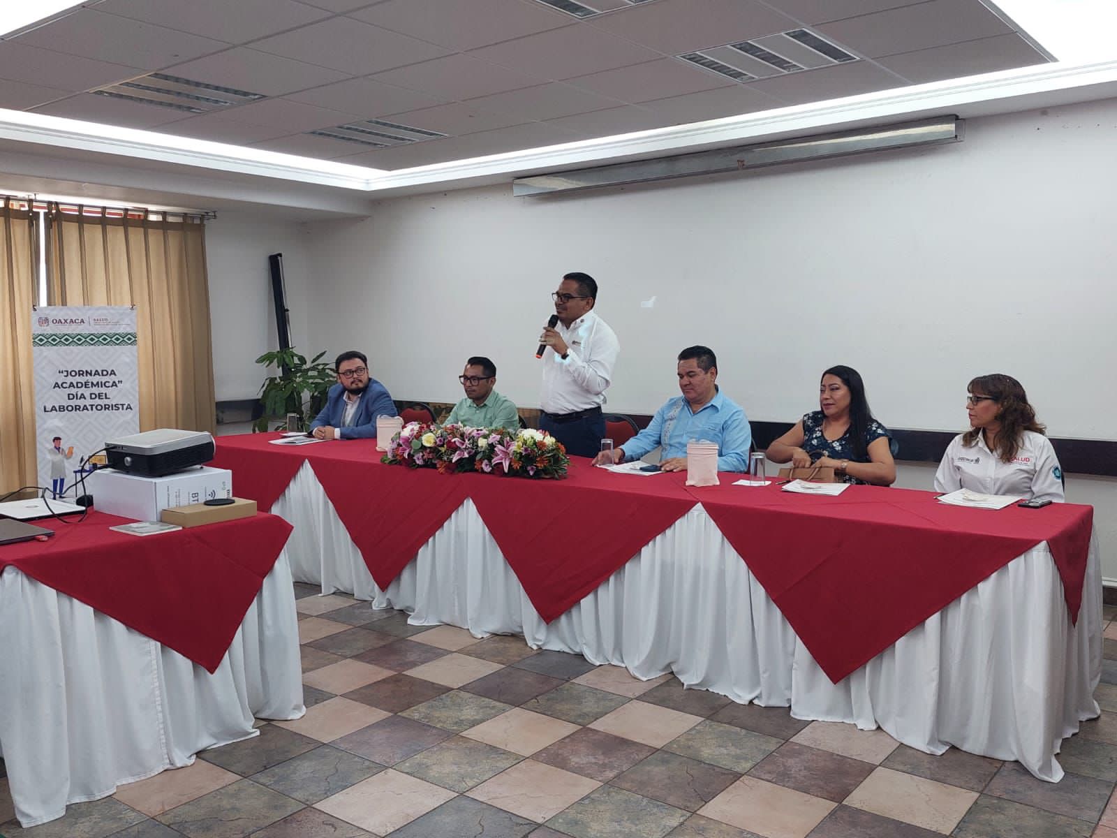 Capacita SSO a personal en el marco del Día de la y el laboratorista