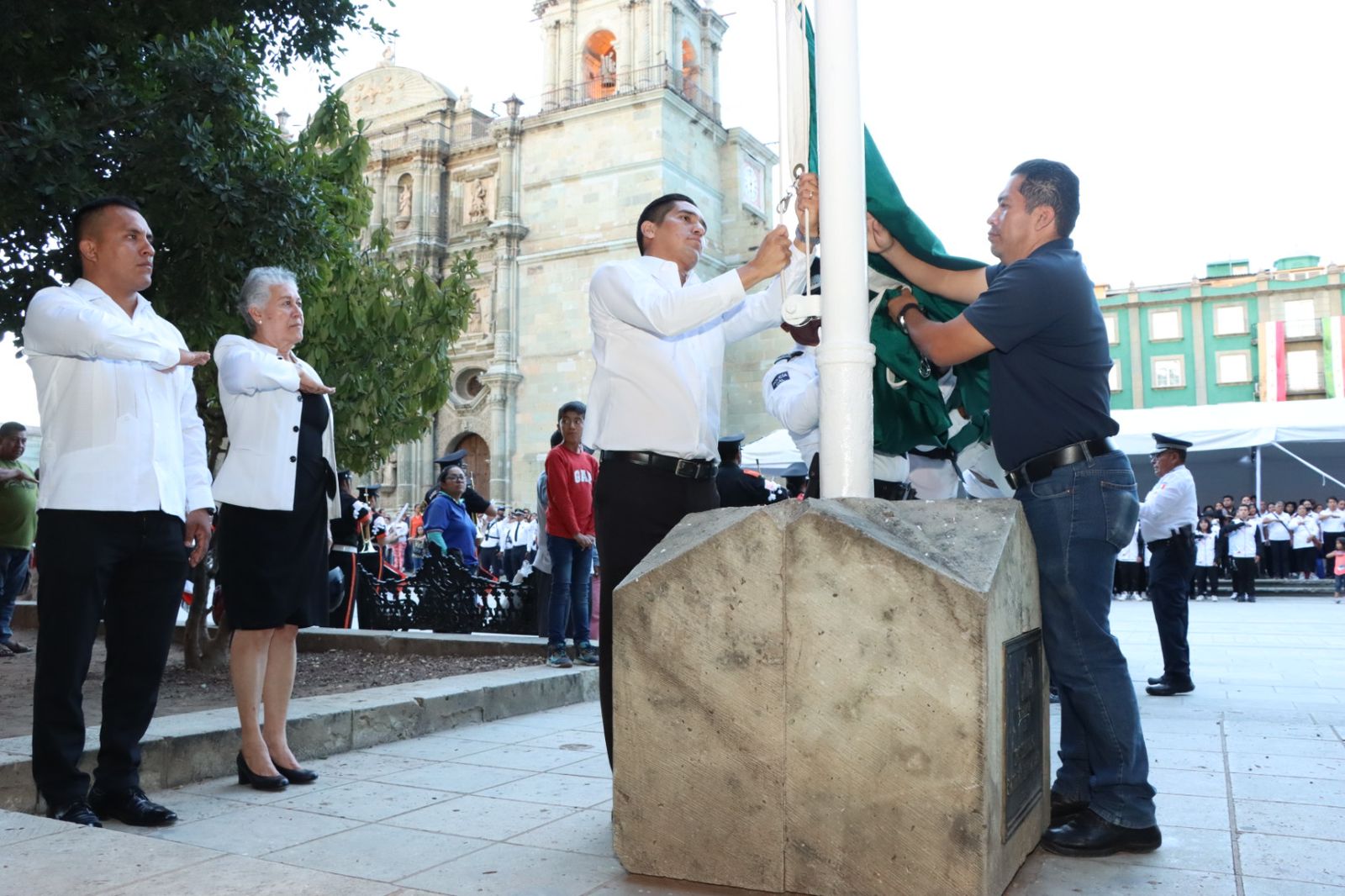 Encabezan Injeo e Indeporte Ceremonia de Arriamiento del Lábaro Patrio