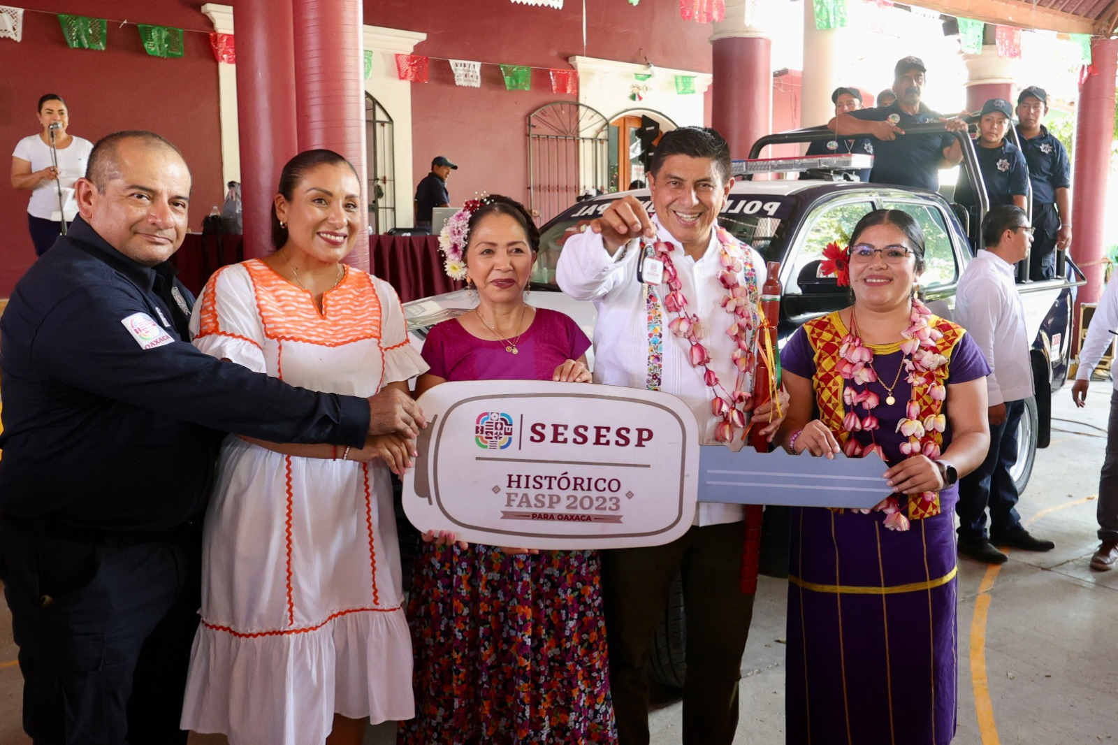 Lleva Salomón Jara acciones concretas para el bienestar de San Miguel Chimalapa