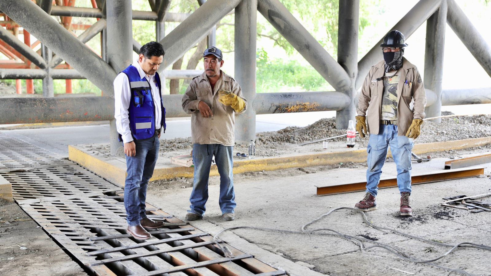 Realiza Soapa reparación de rejilla pluvial en riberas del río Atoyac