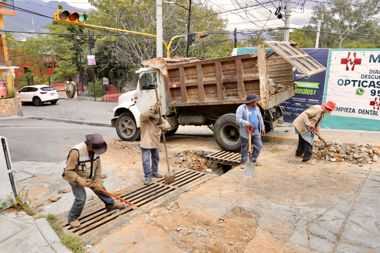 Soapa repara fugas y realiza desazolves para mejorar el servicio a personas usuarias