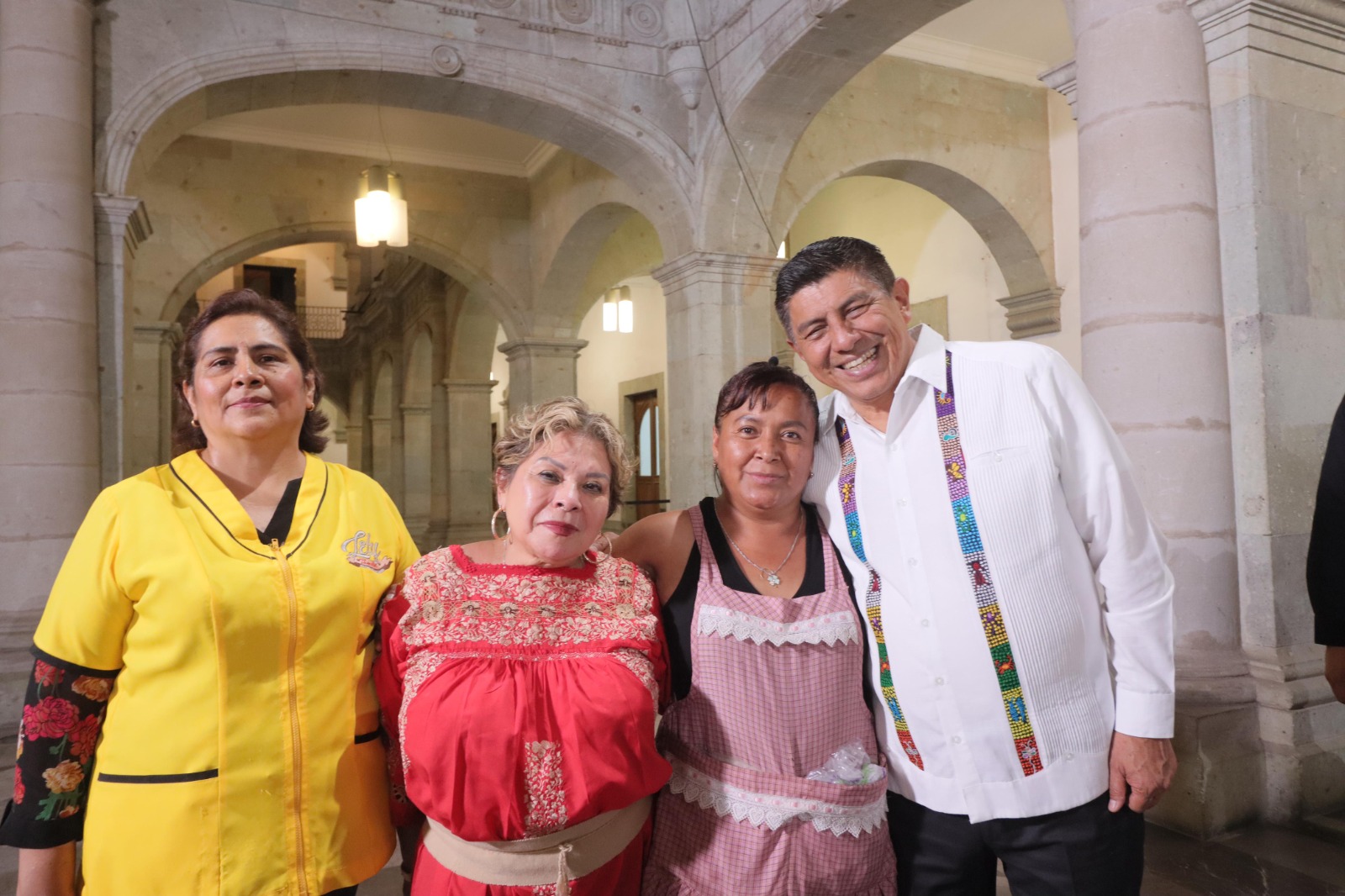 Comunidades oaxaqueñas cerrarán el año con obras prioritarias: Gobernador Salomón Jara