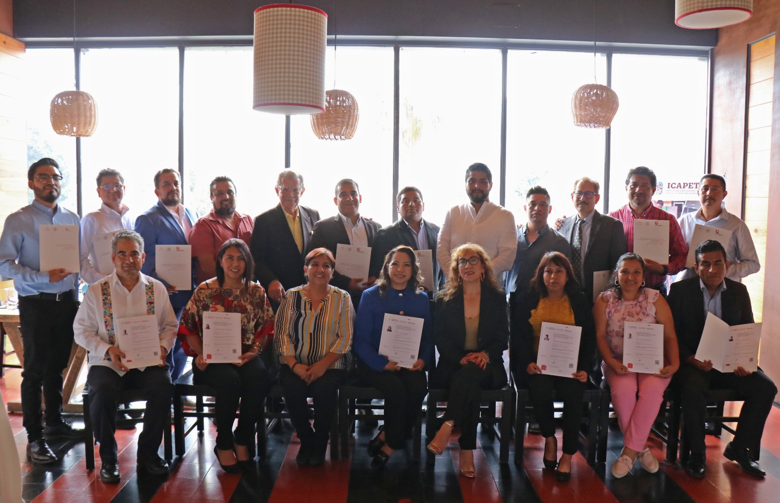 Certifica Icapet a 16 personas colaboradoras de empresa gasera en impartición de cursos