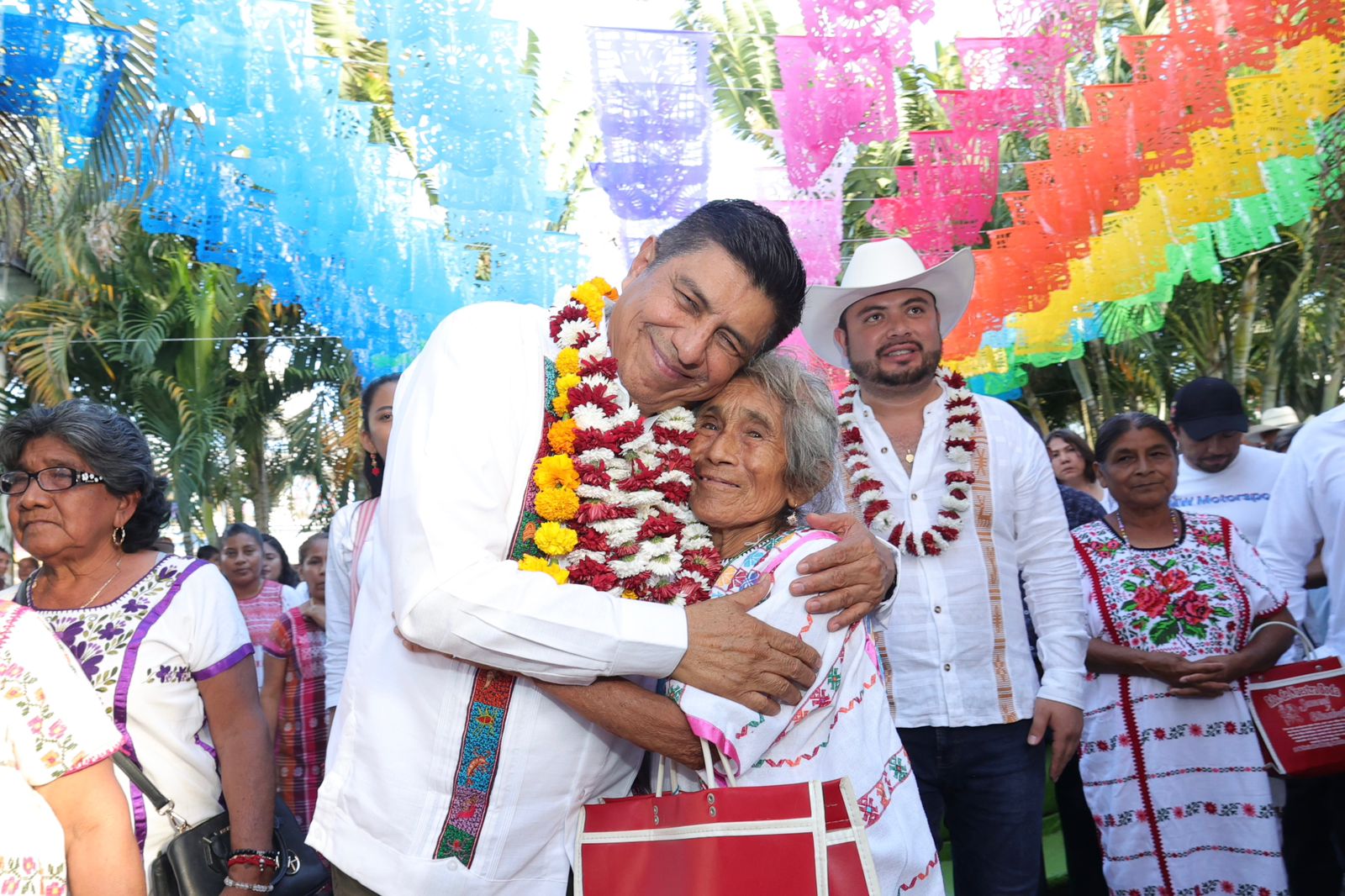 Apoya Gobierno del Estado el desarrollo de San Pedro Amuzgos