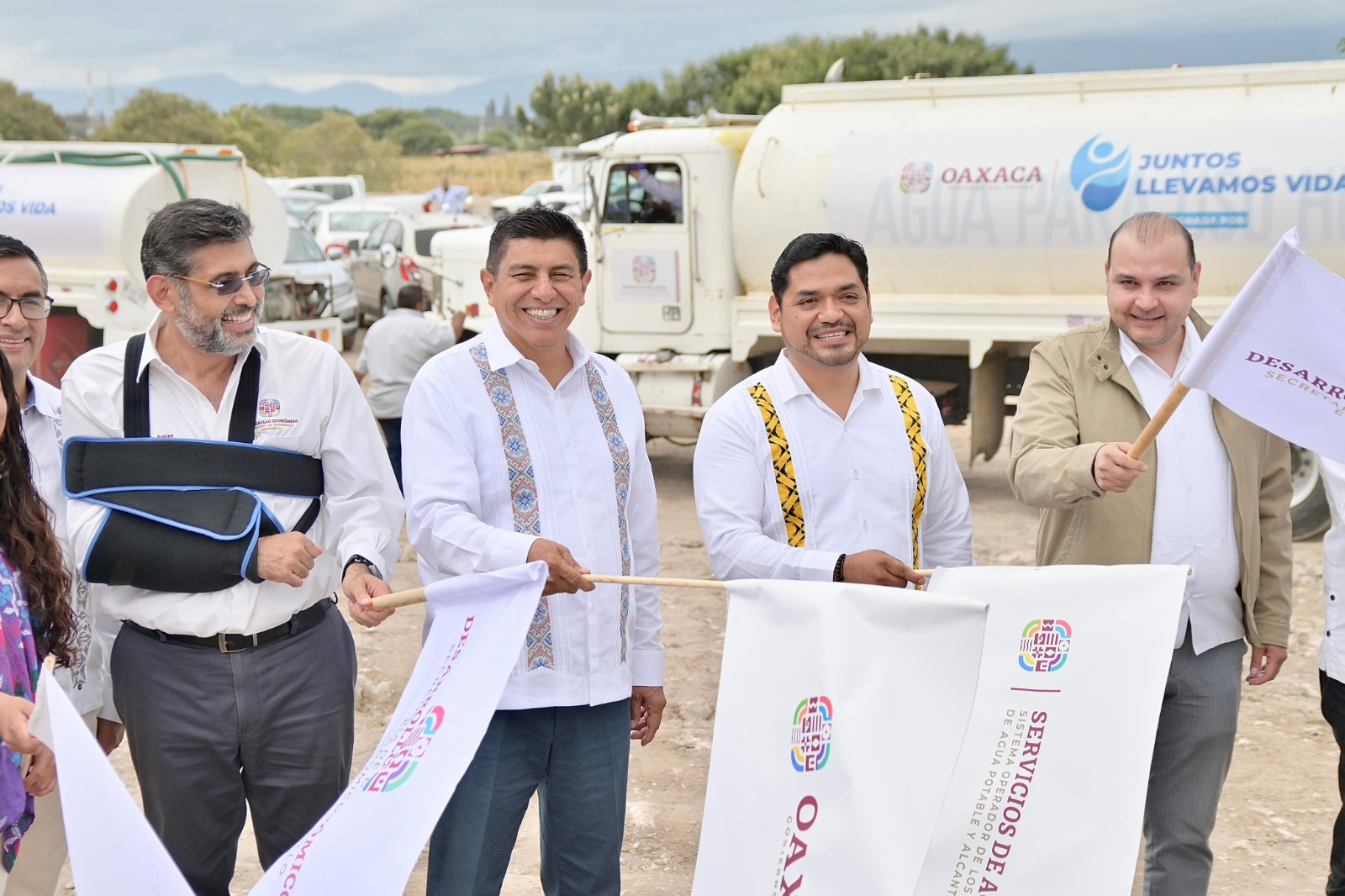 Arranca Gobierno estatal Juntos Llevamos Vida, distribución de agua potable para las familias oaxaqueñas