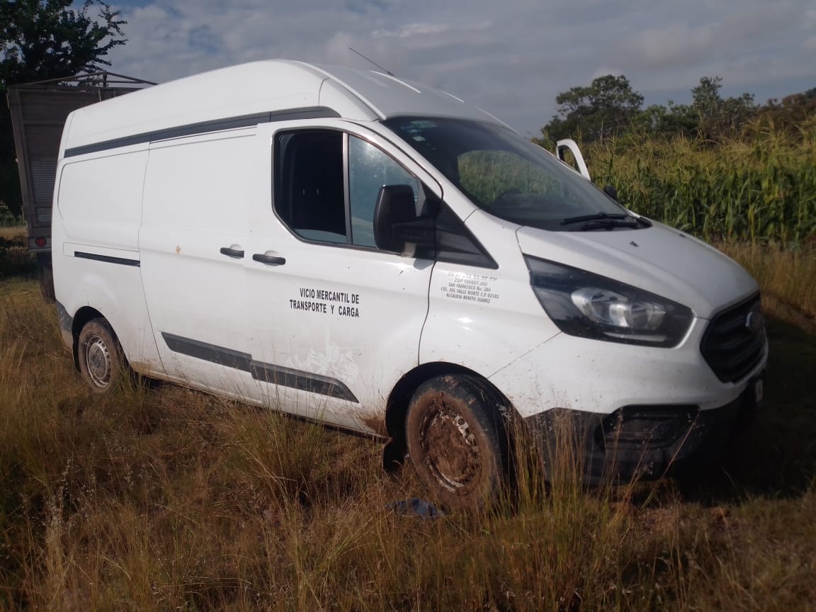 Recupera Policía Vial Estatal vehículo mercantil con reporte de robo