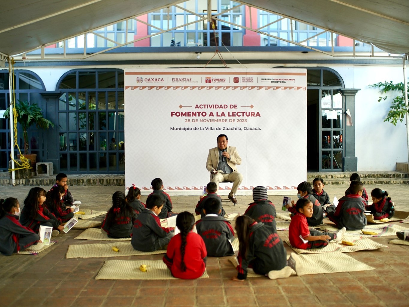 Fomentan hábito por la lectura entre escolares de Zaachila