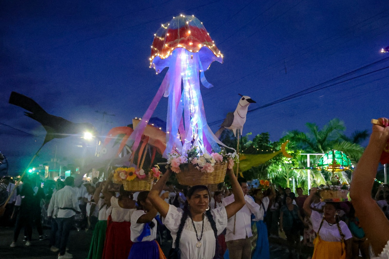 En un ambiente de algarabía inicia la Guelaguetza del Mar
