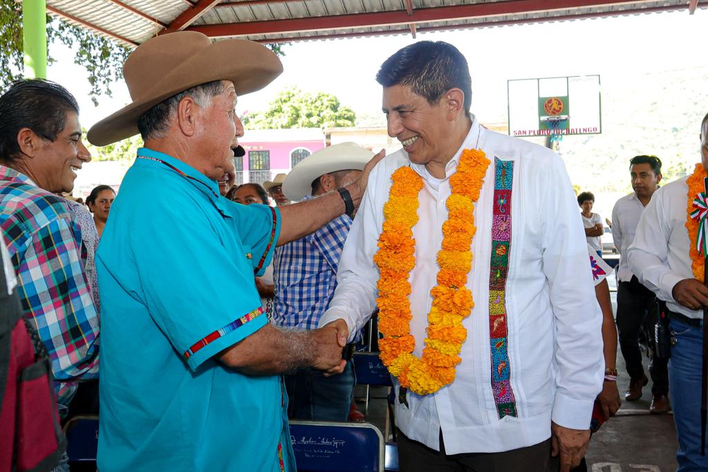 Compromete Salomón Jara más de 5 mdp en apoyos para la transformación de San Pedro Juchatengo