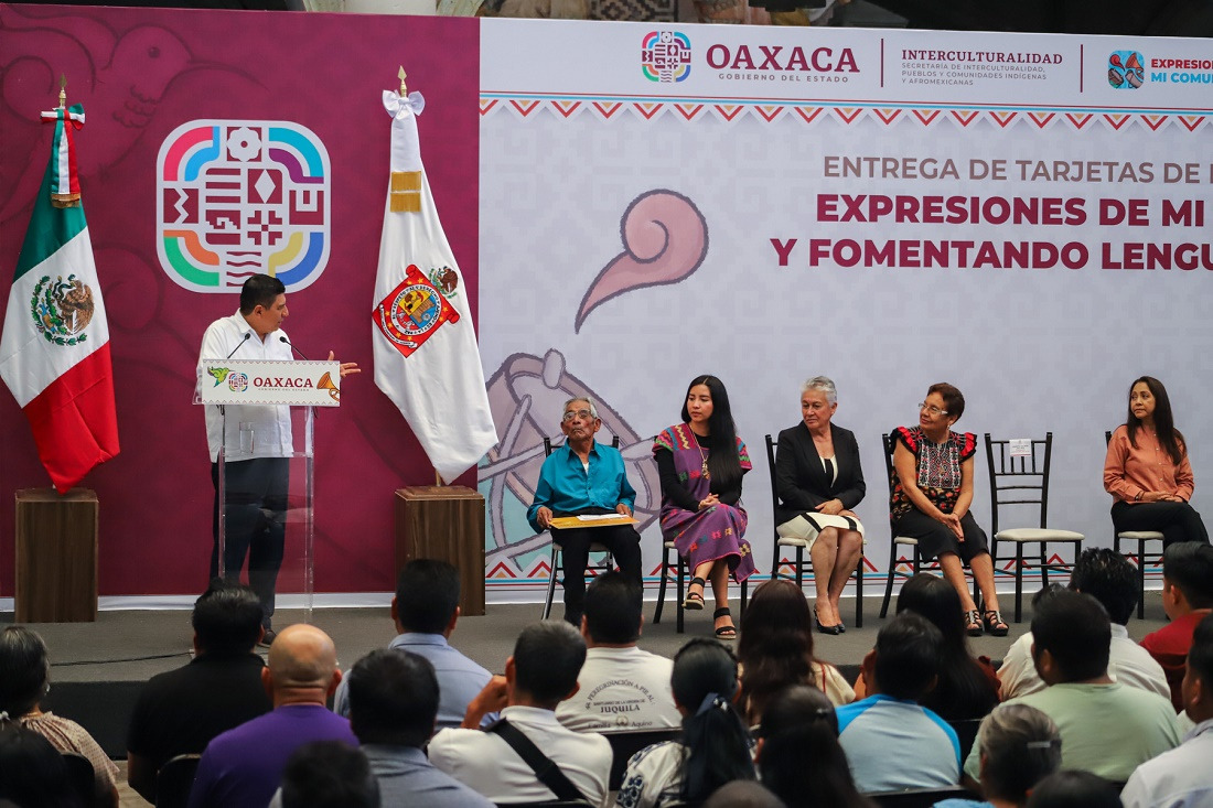 Entrega Gobierno del Estado apoyos para el fortalecimiento cultural y lingüístico de Oaxaca