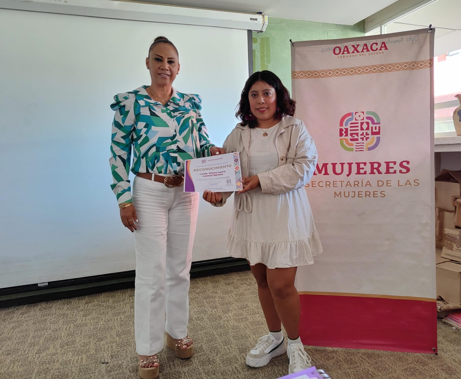 Imparten taller de feminización del cuidado a personal de la Secretaría de Administración