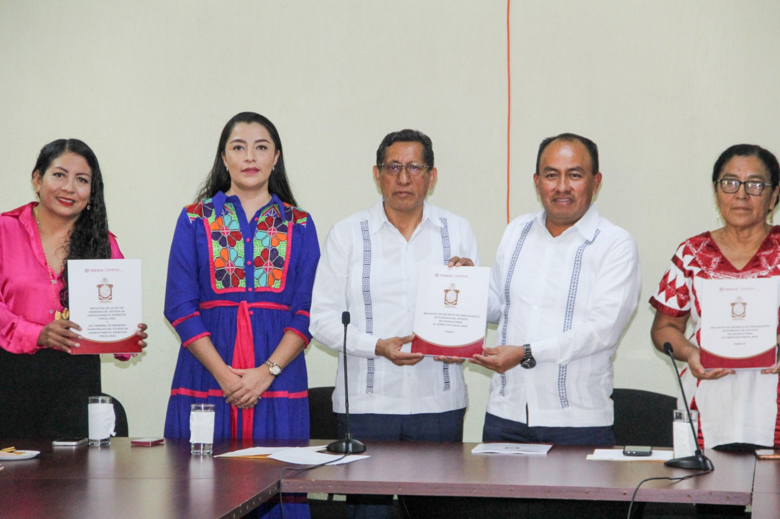 Envía Gobernador Salomón Jara al Congreso de Oaxaca el Paquete Económico para el Ejercicio Fiscal 2024