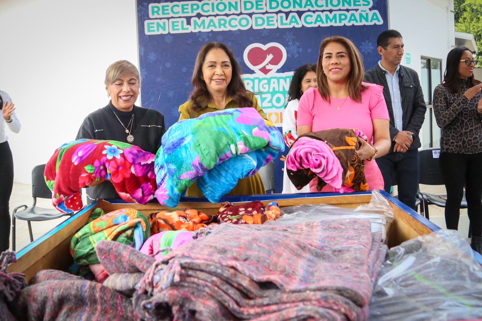 Convoca DIF Oaxaca a sumarse a la campaña Abrigando Corazones 2023