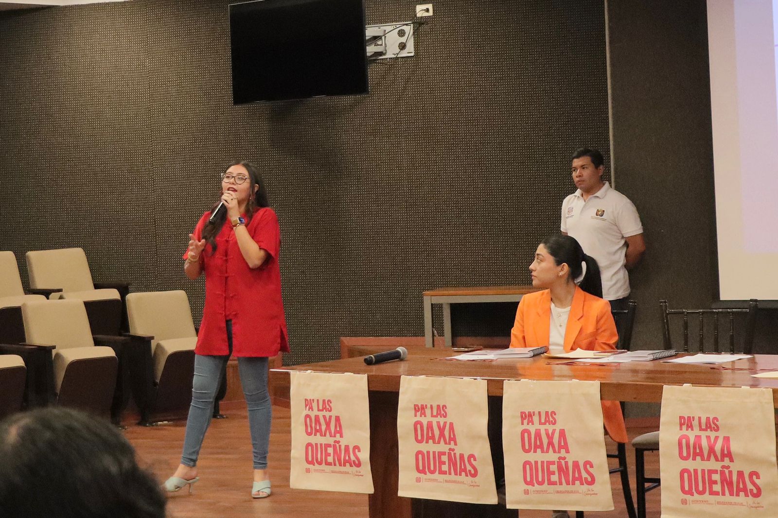 Con acciones afirmativas, la Secretaría de Gobierno trabaja en beneficio de mujeres, adolescentes y niñas