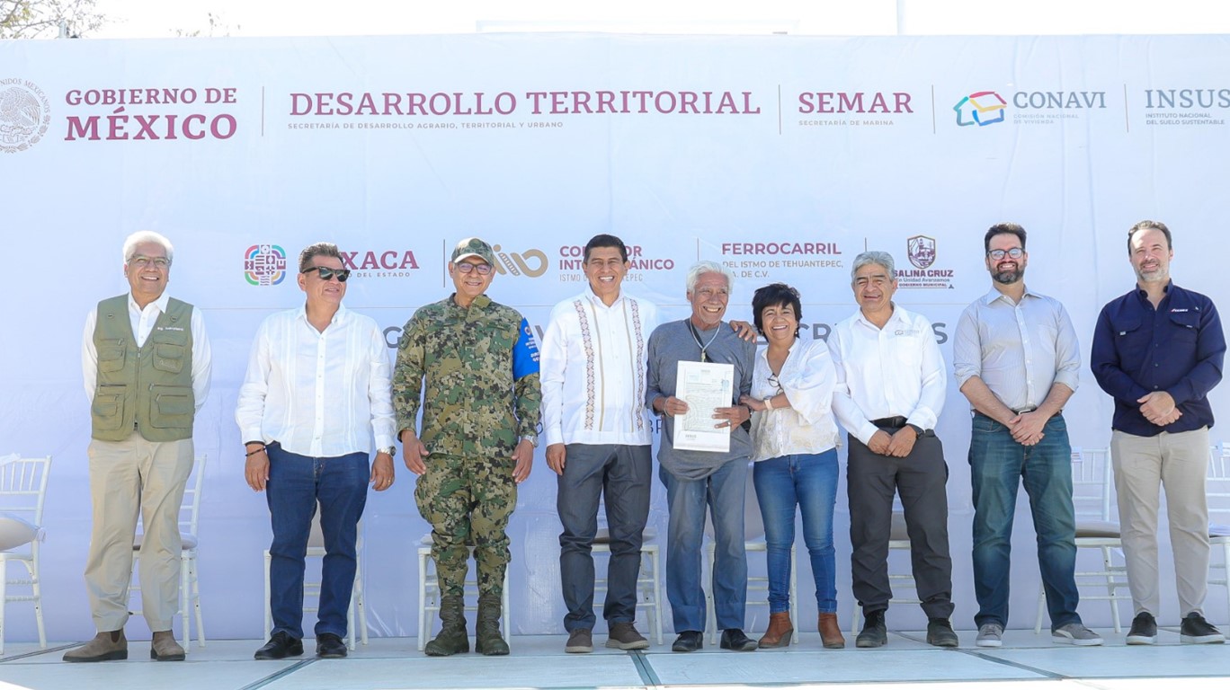 Inaugura Salomón Jara fraccionamiento Ferrocarril Interoceánico en Salina Cruz