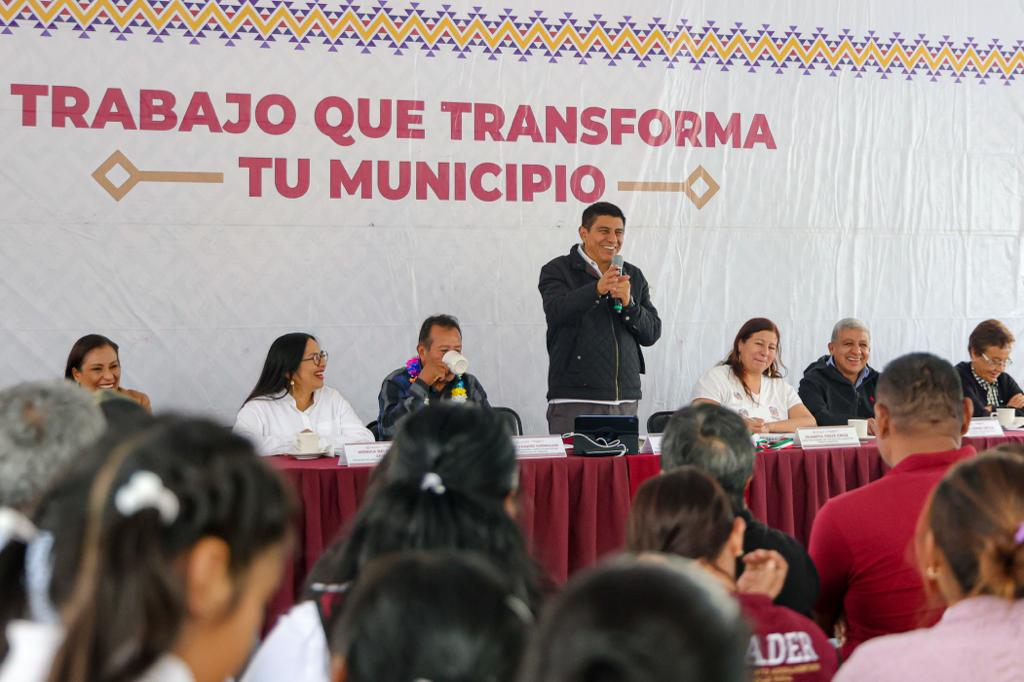 Invierte Gobierno de Oaxaca en programas y acciones para San Martín de los Cansecos