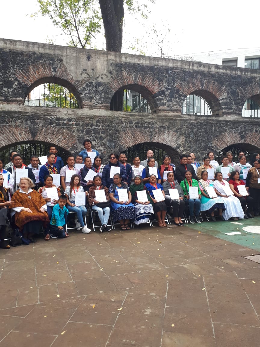 Enaltecen artesanas y artesanos a Oaxaca en espacios culturales del país