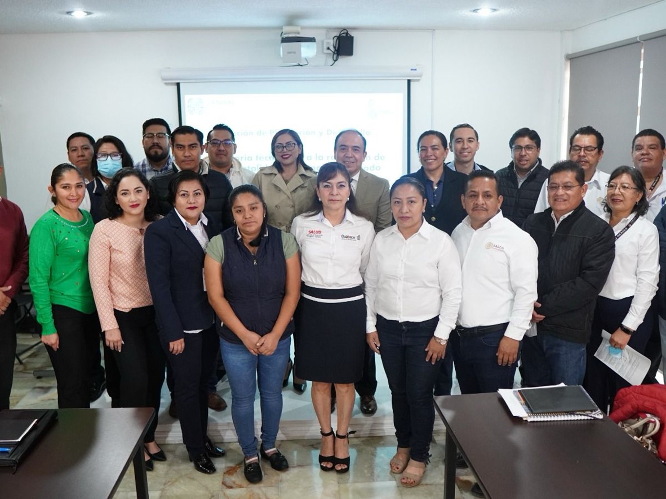 Capacitan al personal de salud para identificar y reducir la mortalidad materna en Oaxaca