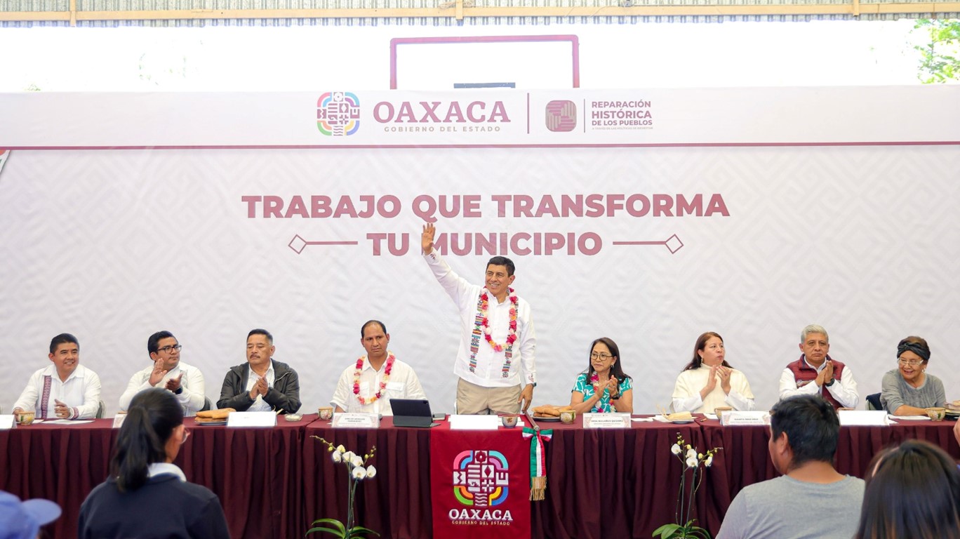 De la mano, gobierno y pueblo trabajan para el desarrollo de Santa María Jaltianguis