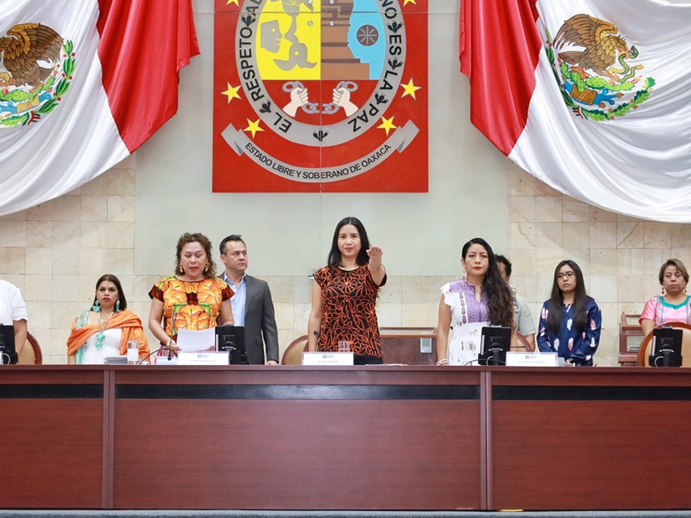 Gobierno de Oaxaca comprometido en atender la política de igualdad entre mujeres y hombres: SM