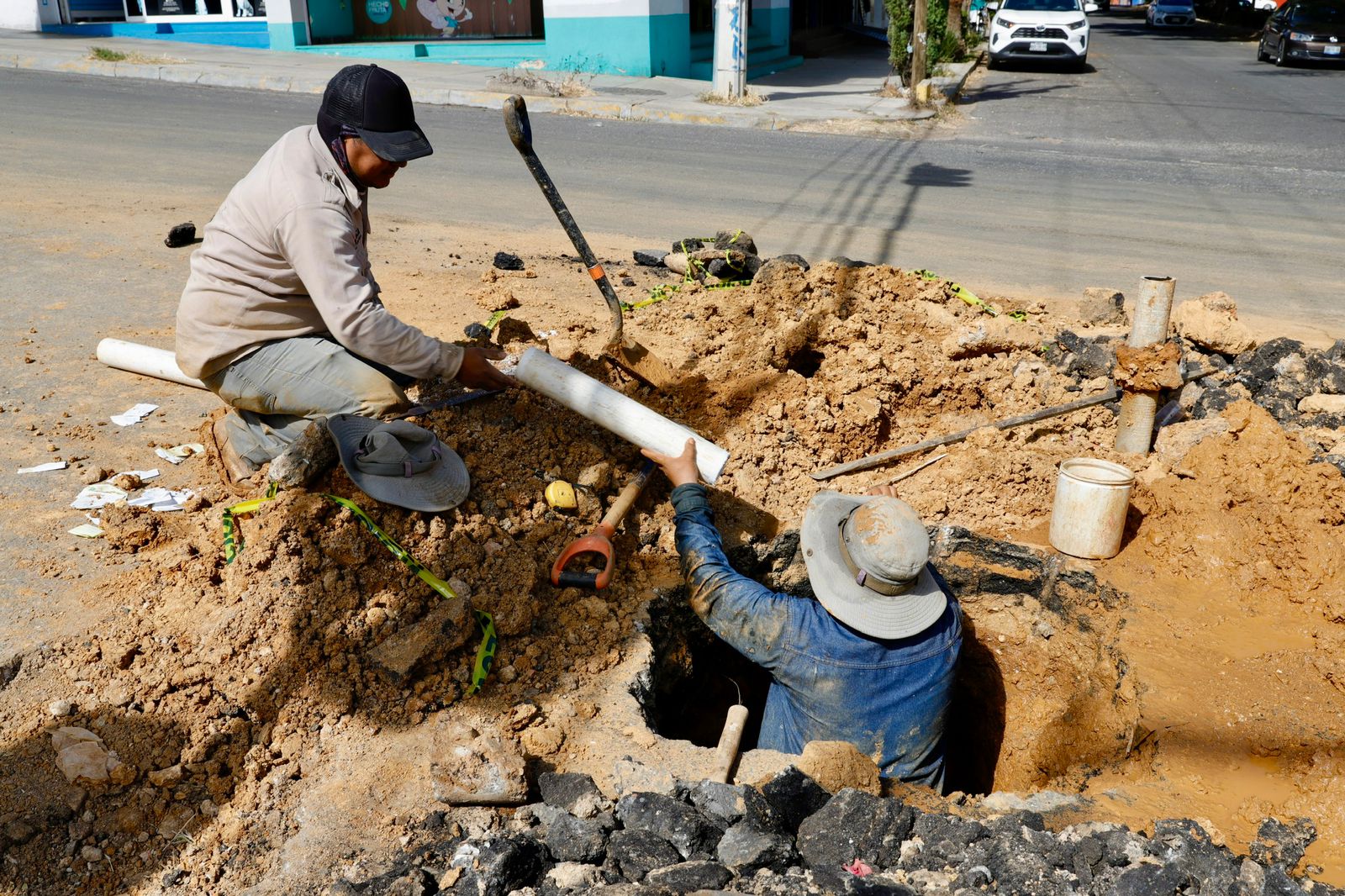 Atiende Soapa fuga de agua en la zona norte de la capital