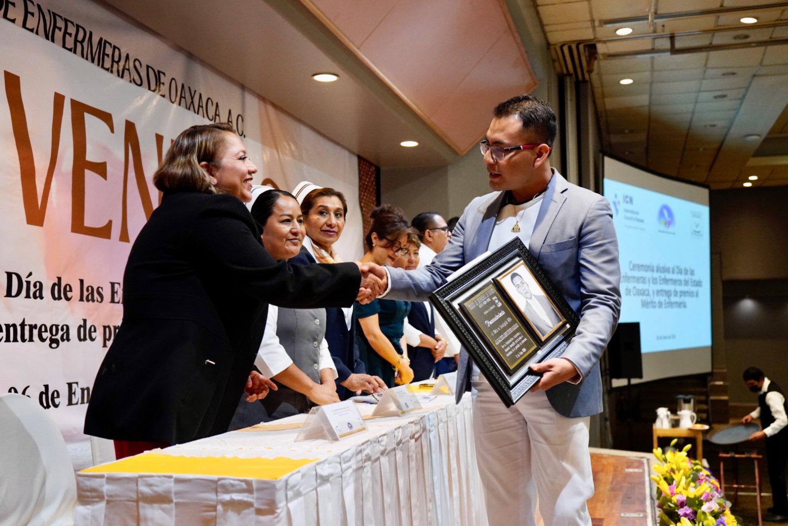 Reconocen a profesionales de enfermería en Oaxaca