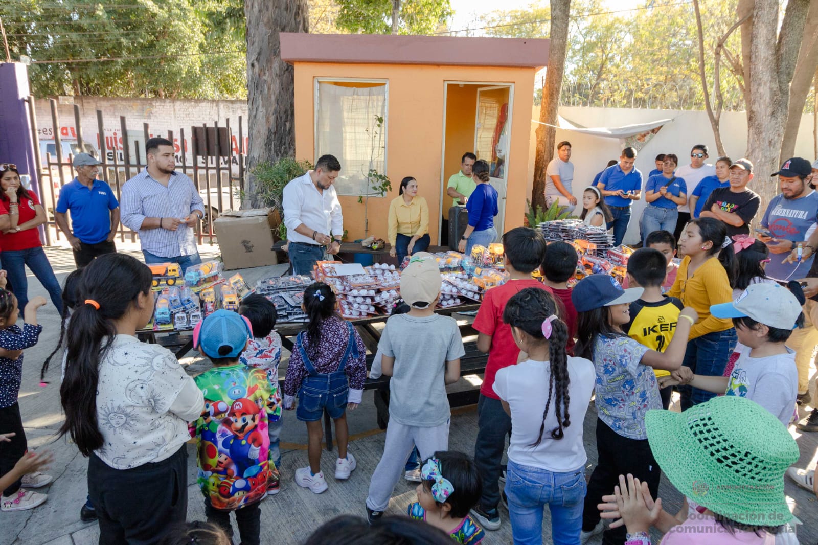 Niñez oaxaqueña celebra Día de Reyes en el Parque Recreativo Bicentenario