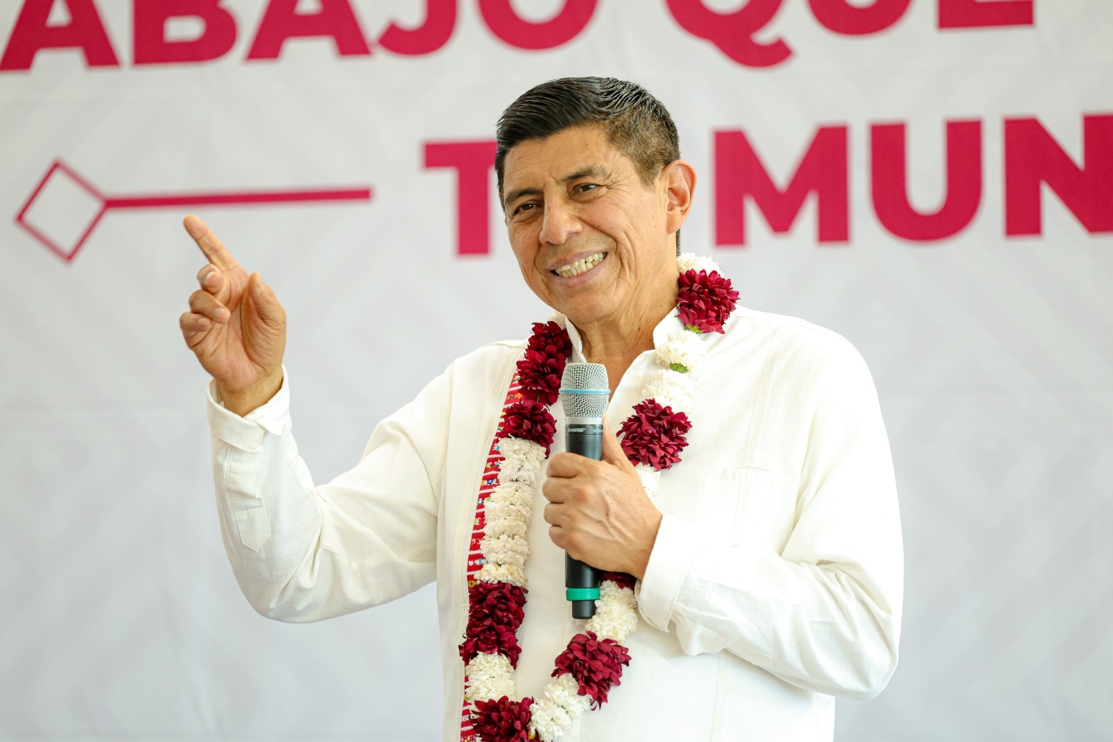 Para combatir el rezago en Suchixtlahuaca, Gobierno del Estado invierte en infraestructura educativa