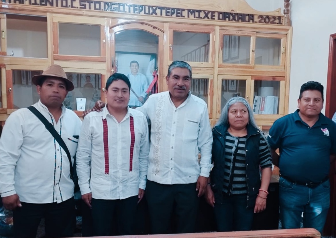 Llevará IAIMO servicios para familias migrantes de la zona Mixe